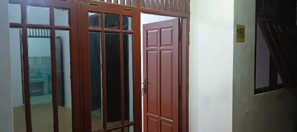 RUMAH KONTRAKAN TAHUNAN