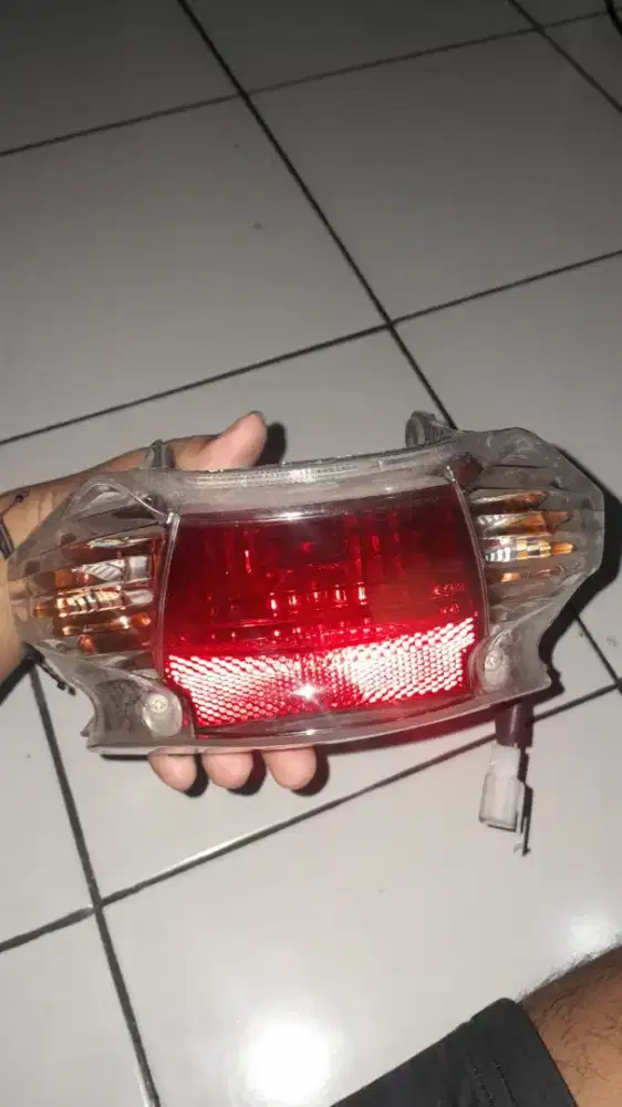Forsale lampu belakang mio sporty/smile mika smoke orange merk win