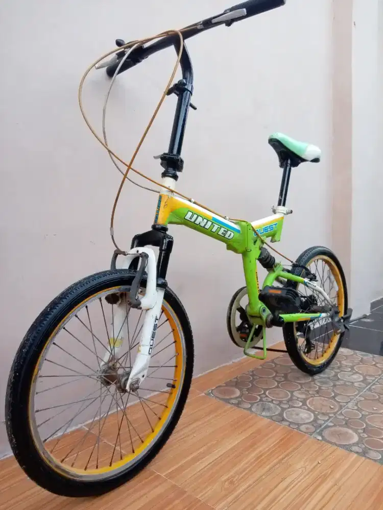 Sepeda Lipat Ukuran 20 UNITED.