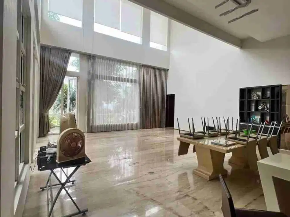 DIJUAL DAN DISEWAKAN RUMAH MEWAH CITRALAND UTAMA TERAWAT