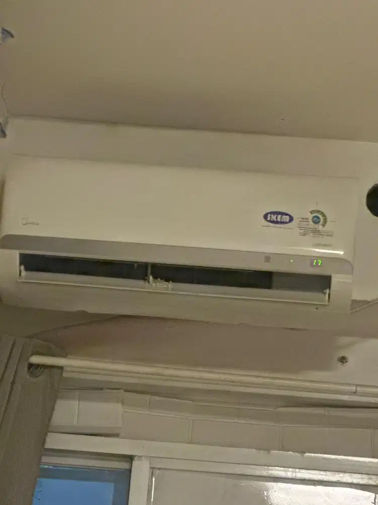 Ac merek midea bekas