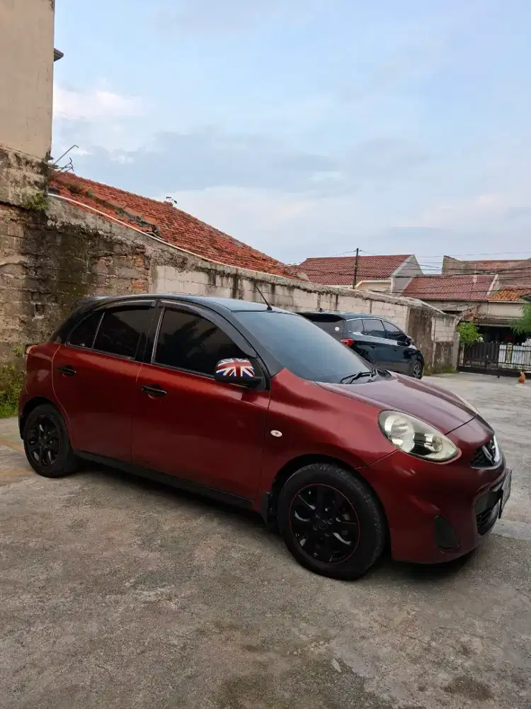 Nissan March 1.2 L AT