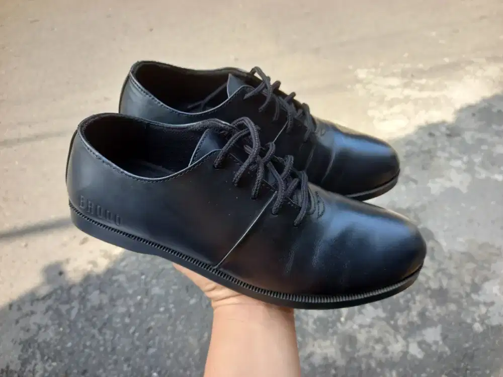 Sepatu kulit brodo parang original size 38