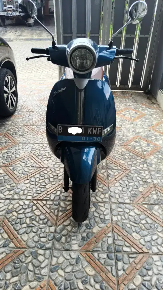 Motor listrik lengkap STNK BPKB Plat Bekasi