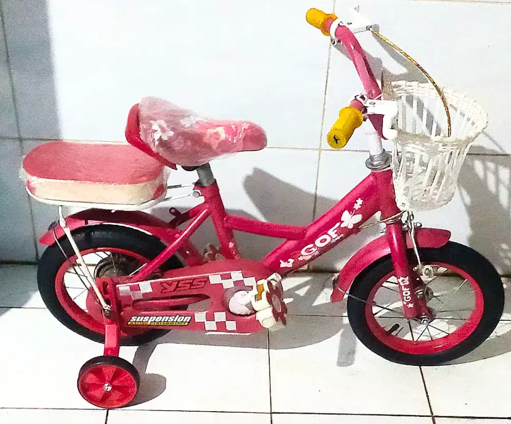 Sepeda ukuran 12,cocok buat anak umur 2 tahun - 6 tahun