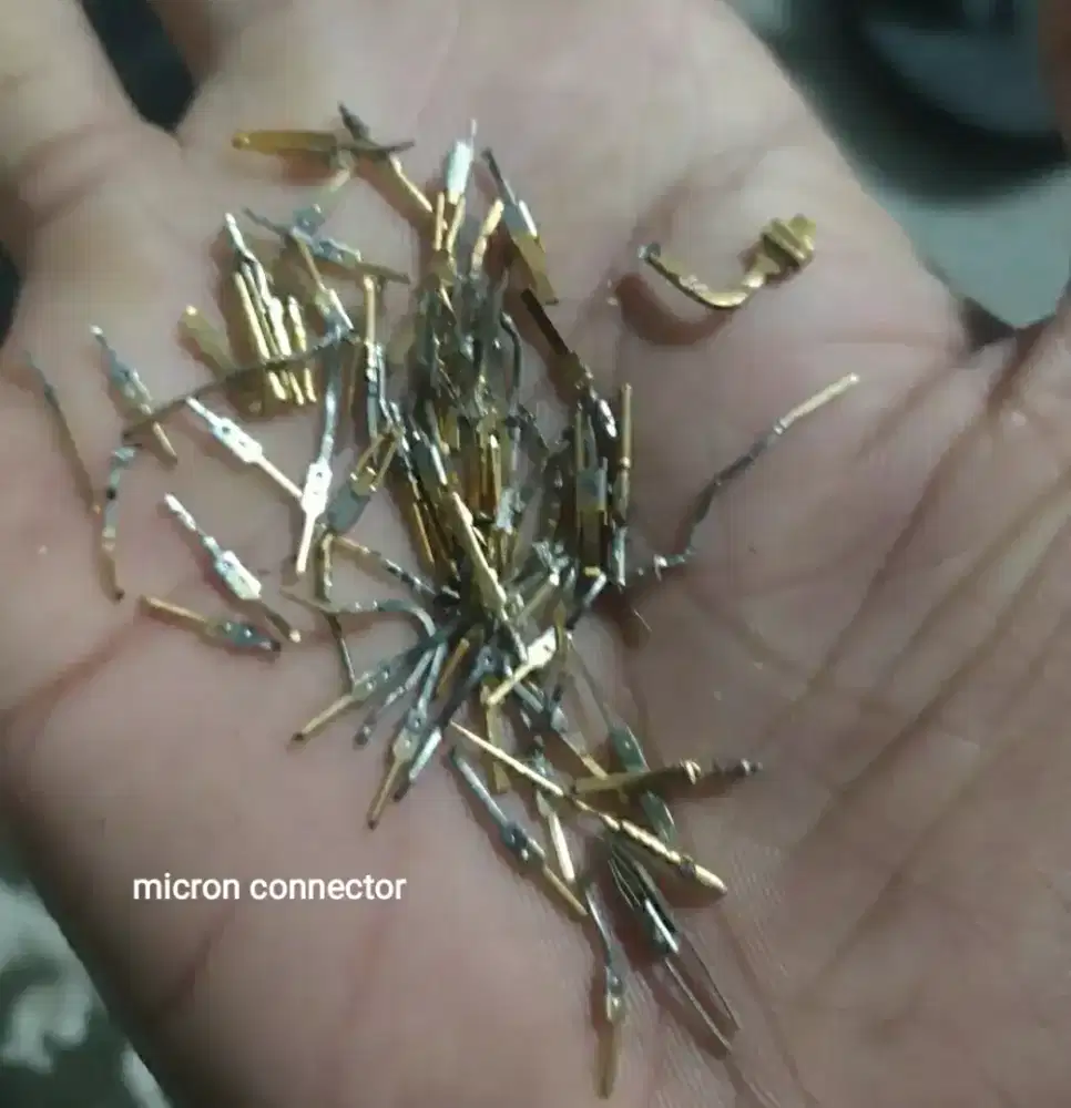 Microon campur bahan emas