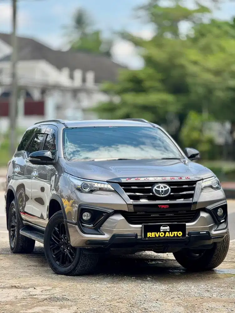 VRZ TRD 2019 / 2020 Automatic diesel 2.4 solar Fortuner 2018 gr 2021