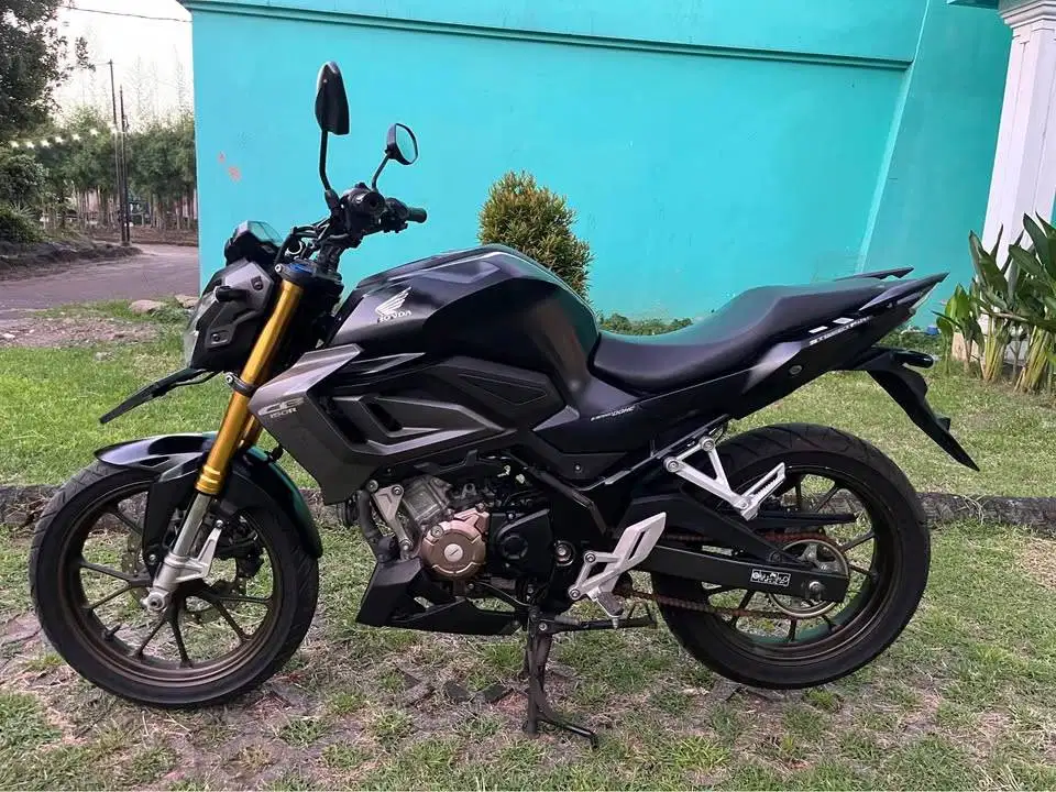 Honda CB 150R 2023 StreetFire LOW KM 17 Ribu