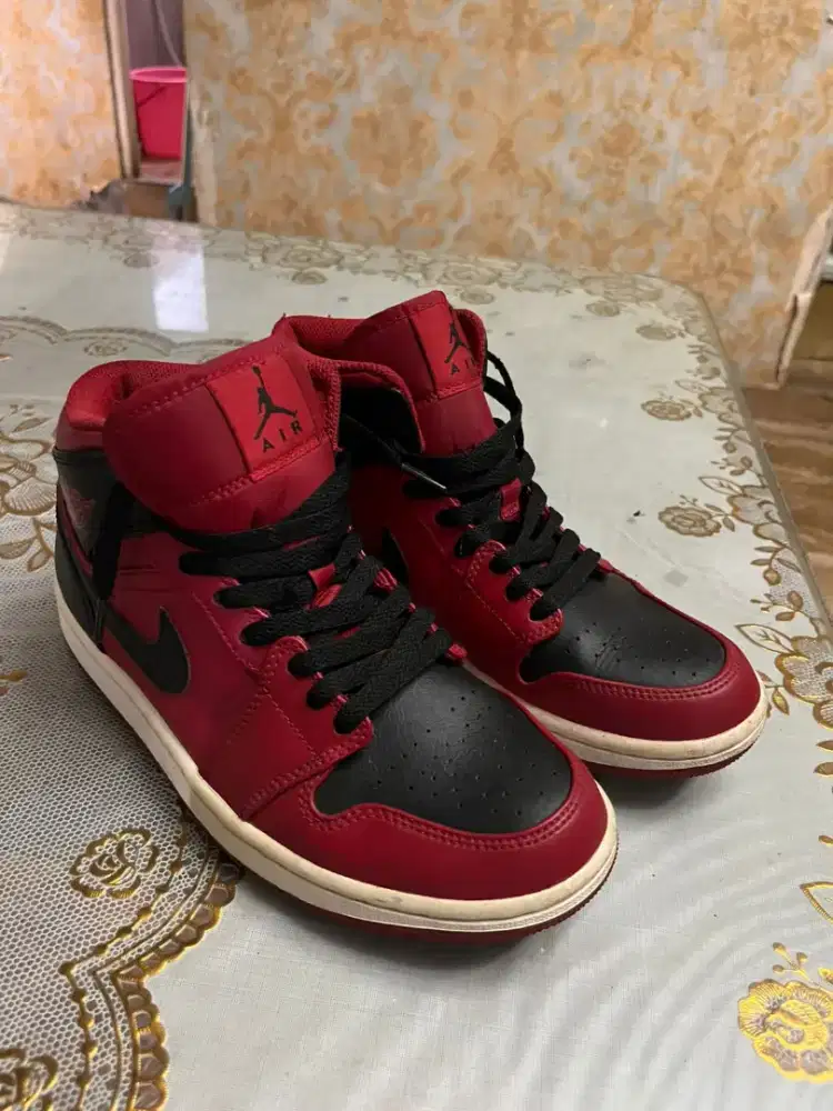 Nike Air Jordan Mid Reverse Bred 2021