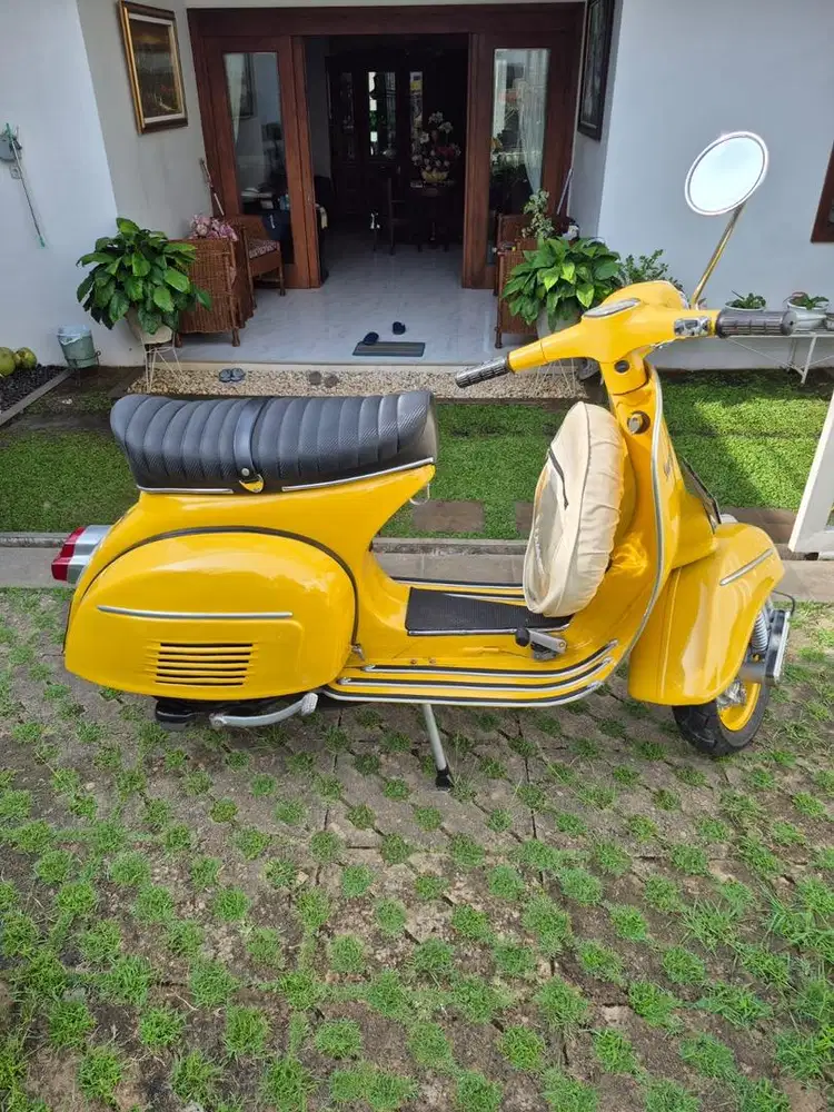 Vespa Sprint Latin 1972 Kuning