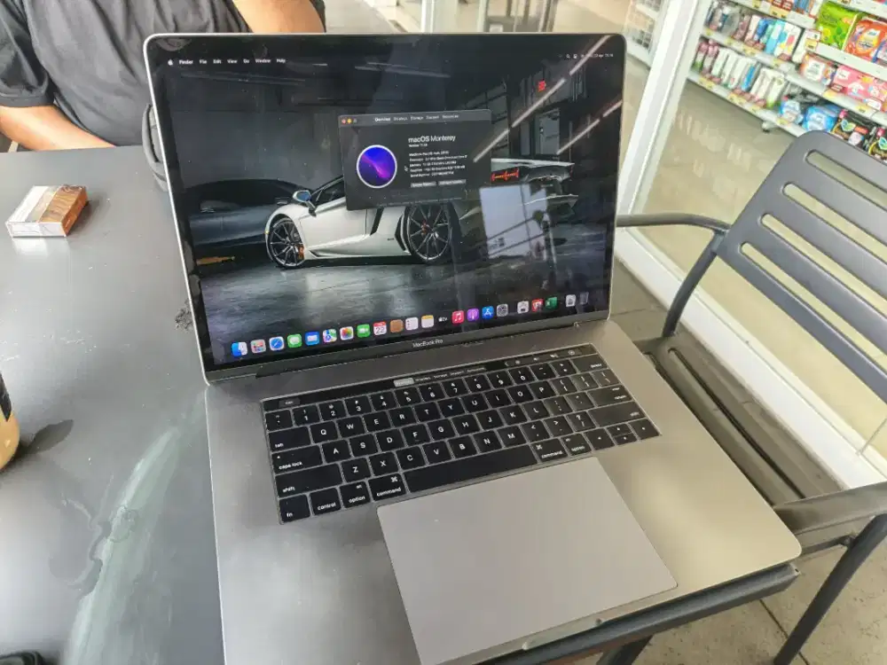 Macbook Pro 15 2016 i7 16 512 GB Touchbar murah meriah