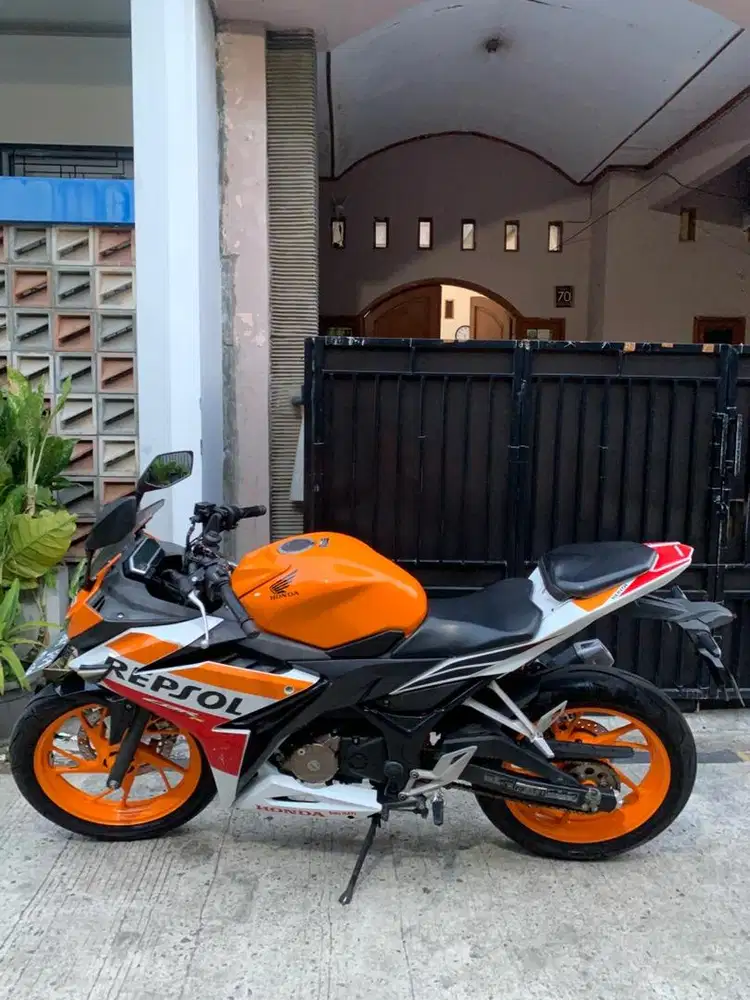 CBR 150R 2016 | Mulus Terawat | Pajak Hidup | Surat Lengkap | Bekasi