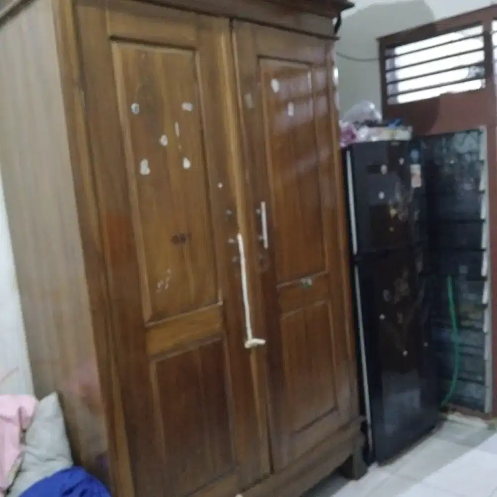 Jual lemari jati bekas