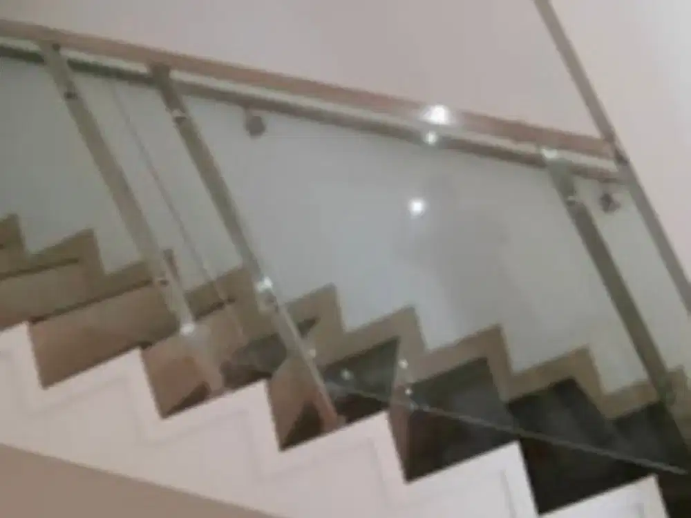 Railing tangga stainless kaca polos