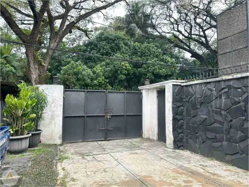 Dijual Rumah TerawT Jl. Riau Bandung