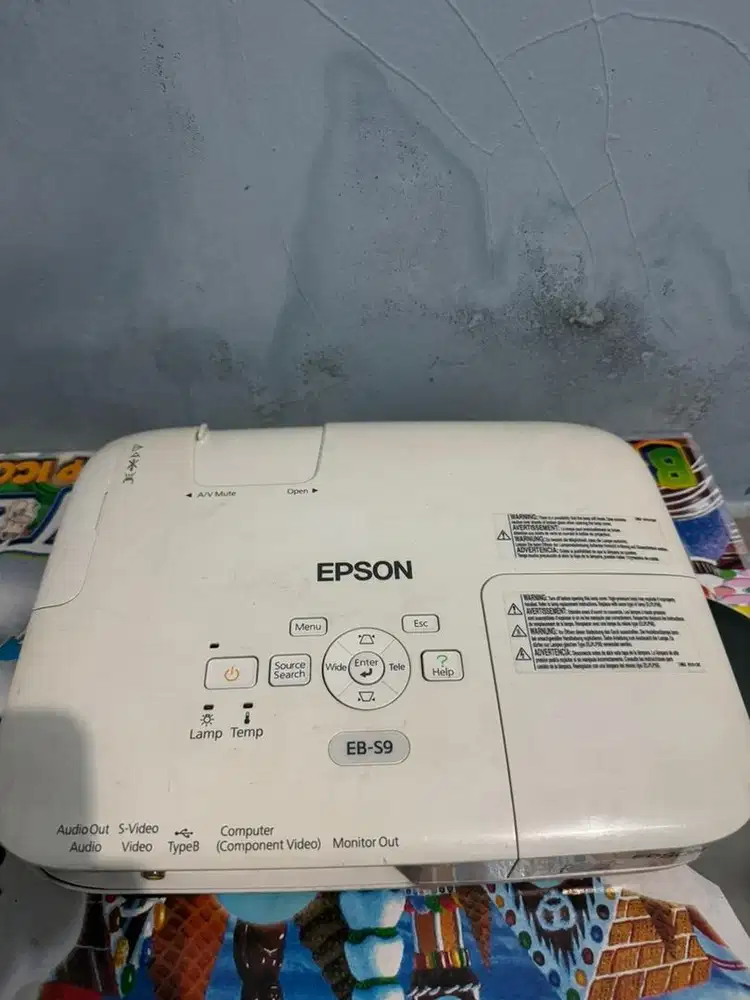 Proyektor epson eb s9