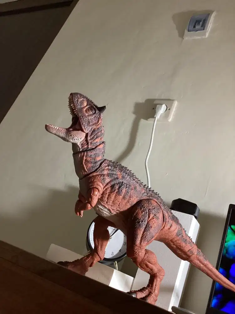 Carnotaurus Jurassic world hammond collection