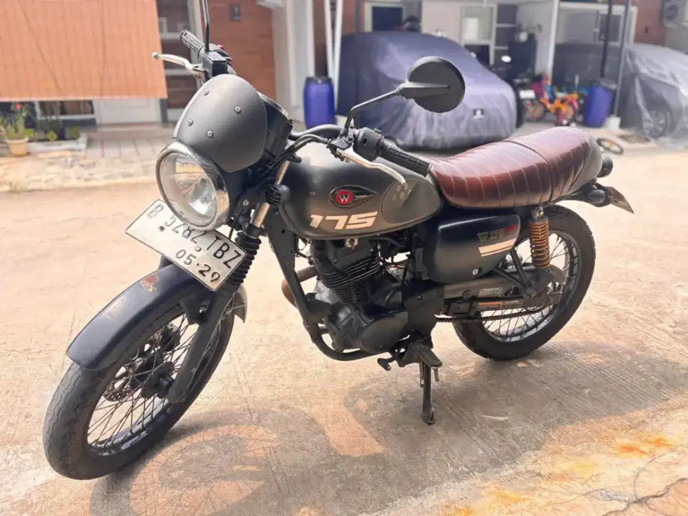 Di jual Kawasaki W175 warna Abu abu