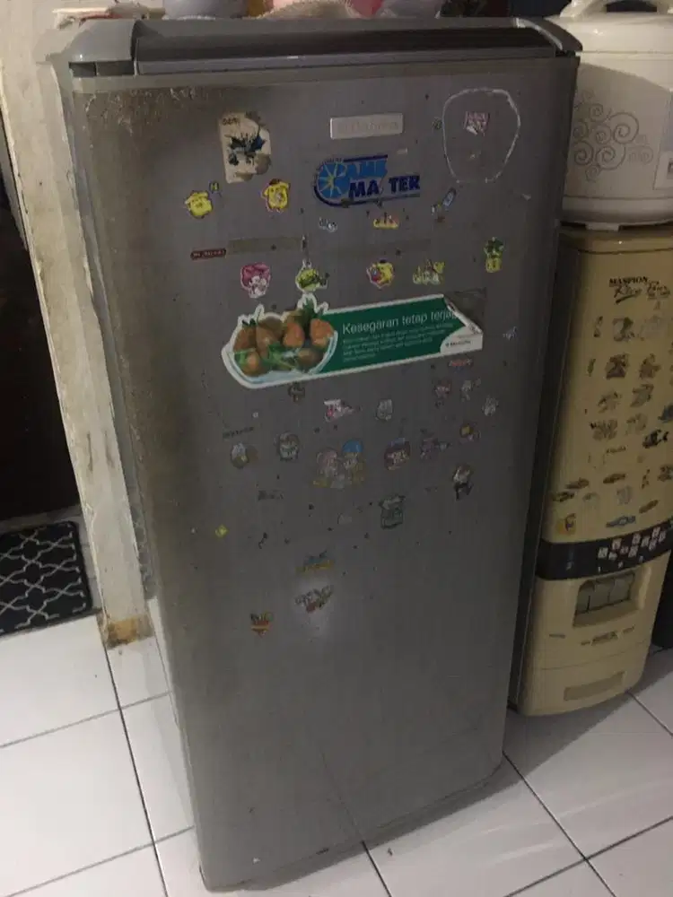 Dijual kulkas electrolux