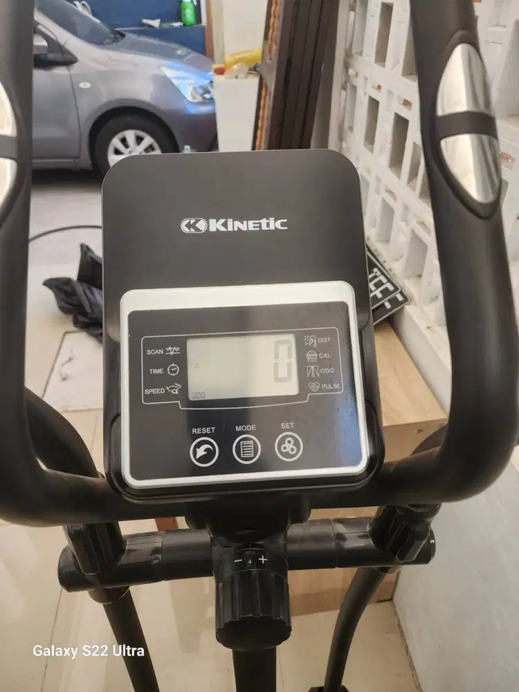 Alat Jogging Kinetic Elliptical 615ezh like new