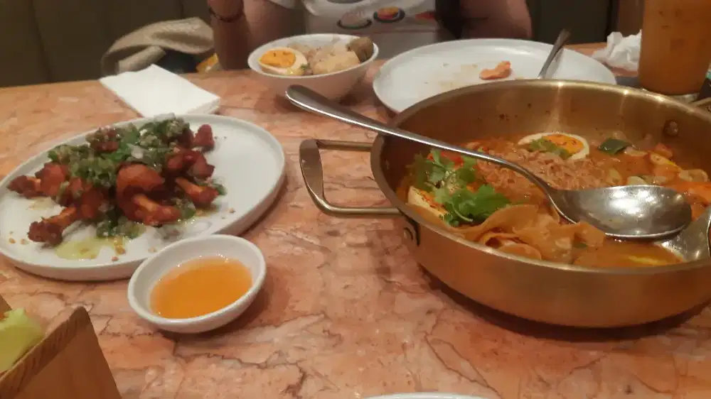 Dibutuhkan baby sitter untuk 4 tahun