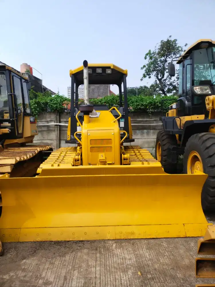 Bulldozer Komatsu D31PX-22 Tahun 2026