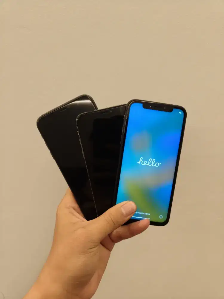 iPhone X 64GB Silver iPhone X 256GB Space Grey iPhone 11 128GB Black