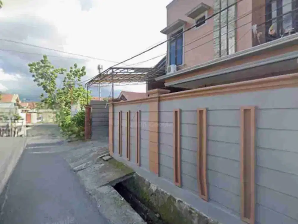 DISEWAKAN RUMAH CANTIK DAN MENARIK DAERAH TUMINTING, HARGA SANGAT MURAH