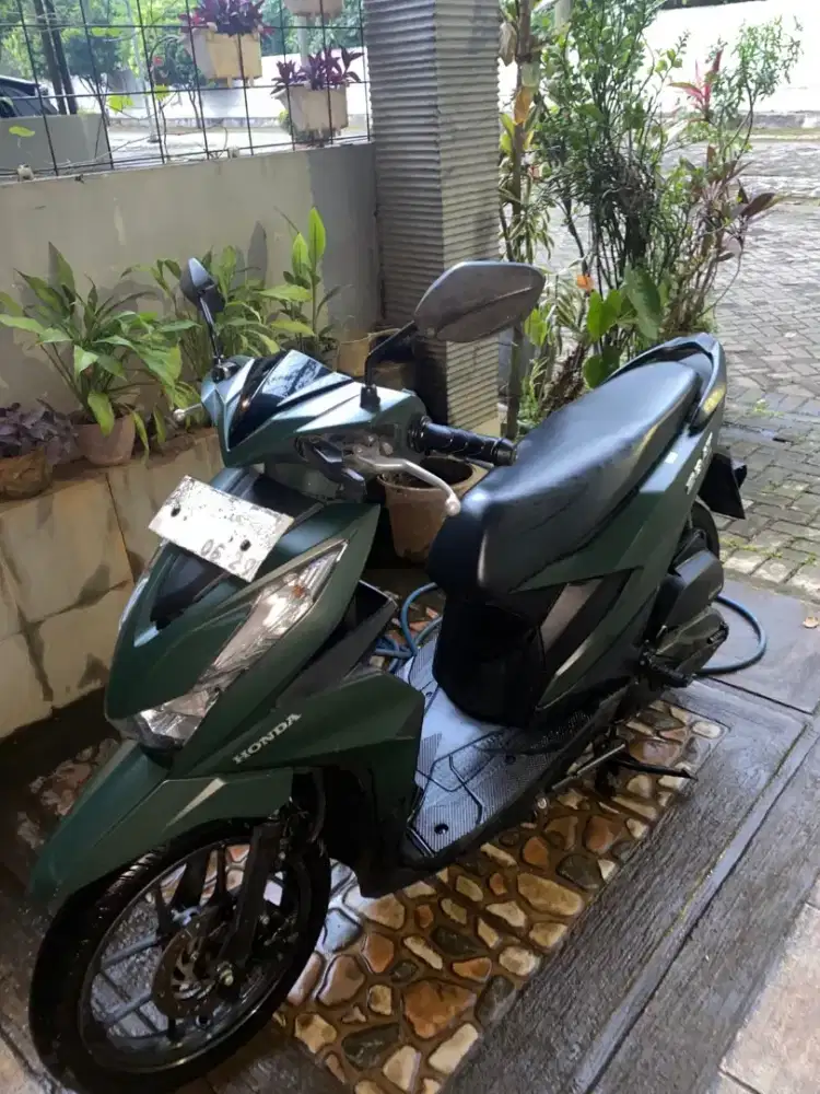 Beat deluxe Hijau army