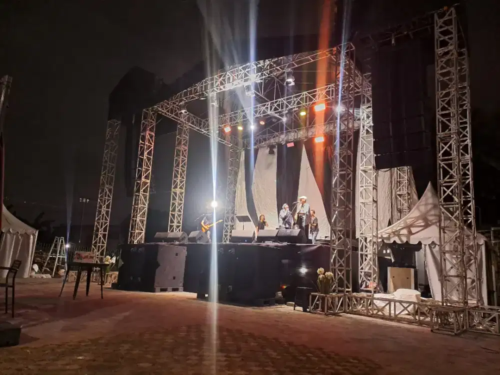 Di cari marketing support wanita