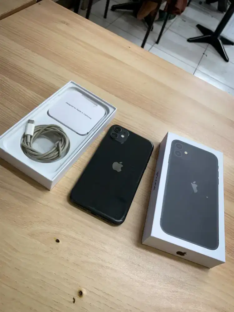 CEPAT! iPhone 11 Black 128GB FULLSET!