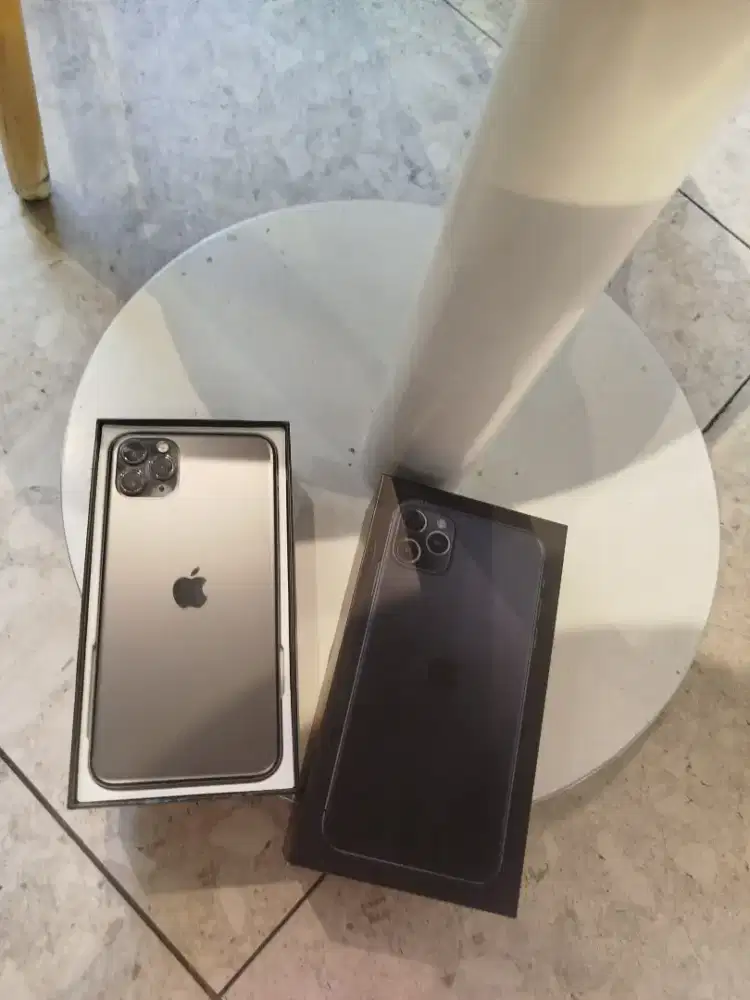 iPhone 11 pro max 512gb ini setara