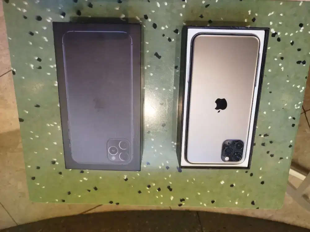 iPhone 11 pro max 512gb sangat sayang baru