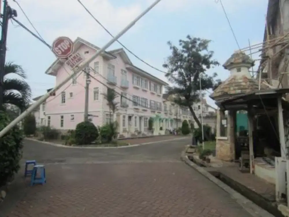 Di Jual Cepat Town House Taman Elok Selatan Perumahan Lippo Karawaci
