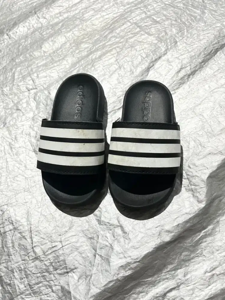 Sandal Adidas adilette original dari toko mothercare BLACK 6.5 UK