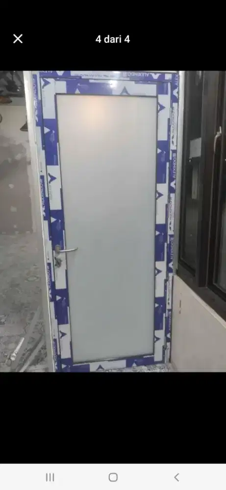 Pintu kaca alumunium swing T220cm L100cm harga 2,1 jt sama pasang