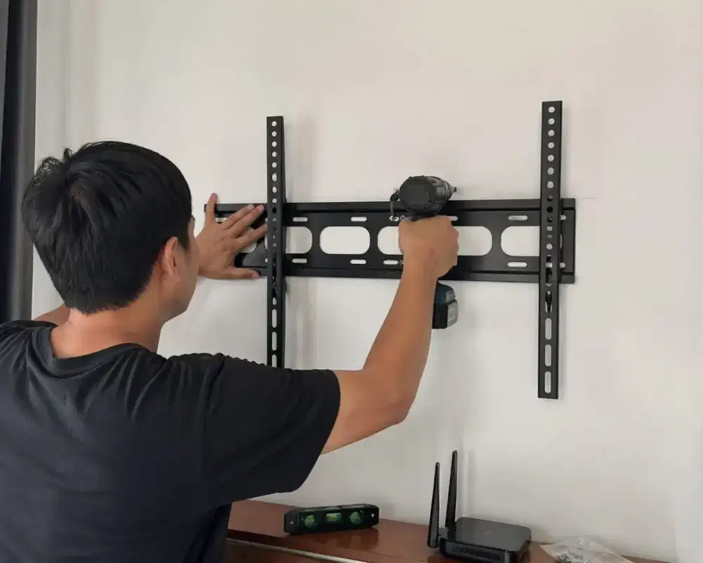 PASANG BRACKET TV DINDING