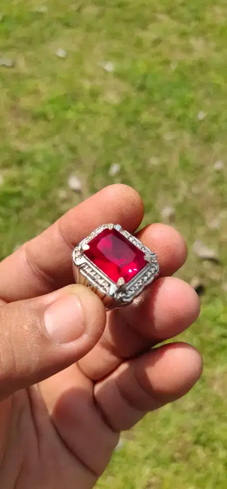 Natural Ruby Mozambiq Est Dim 16X12mmX17Cts Pigeon Blood Loop Clean