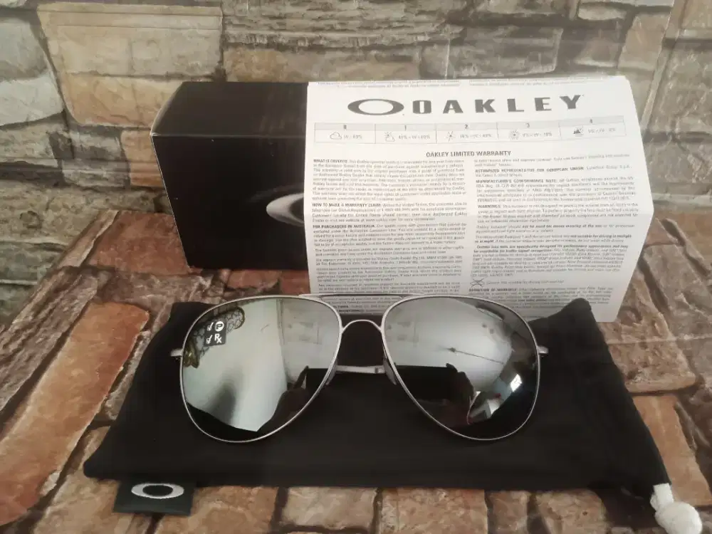 Kacamata OAKLEY Elmont L black iridium