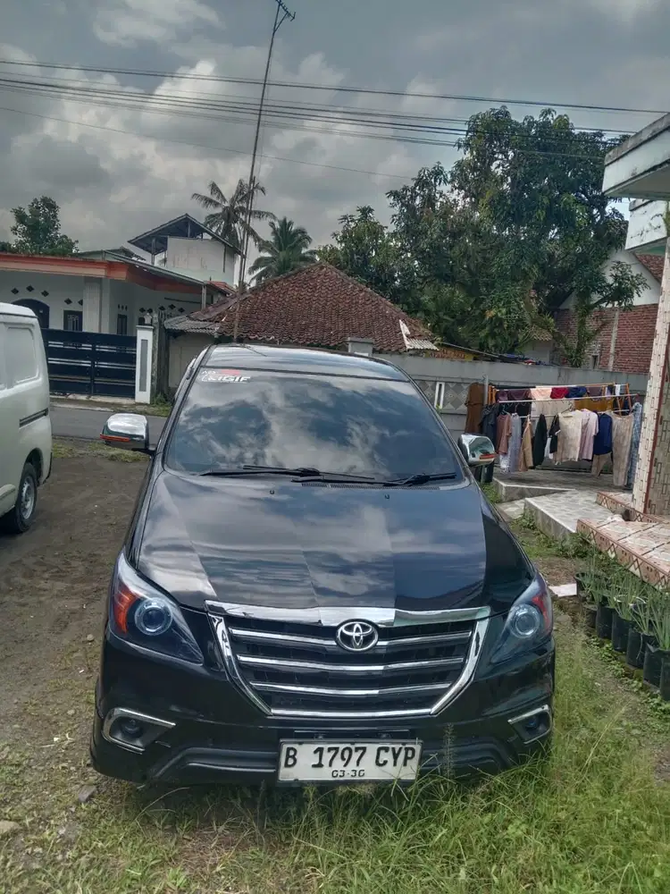 Toyota Kijang Innova 2011 Bensin