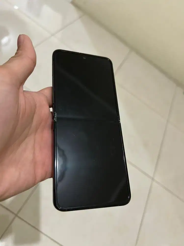 Samsung Galaxy zFlip 4 8/256gb