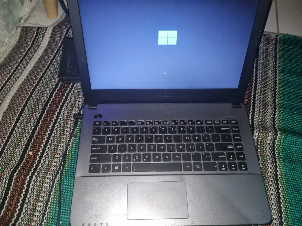 Laptop asus  bekas