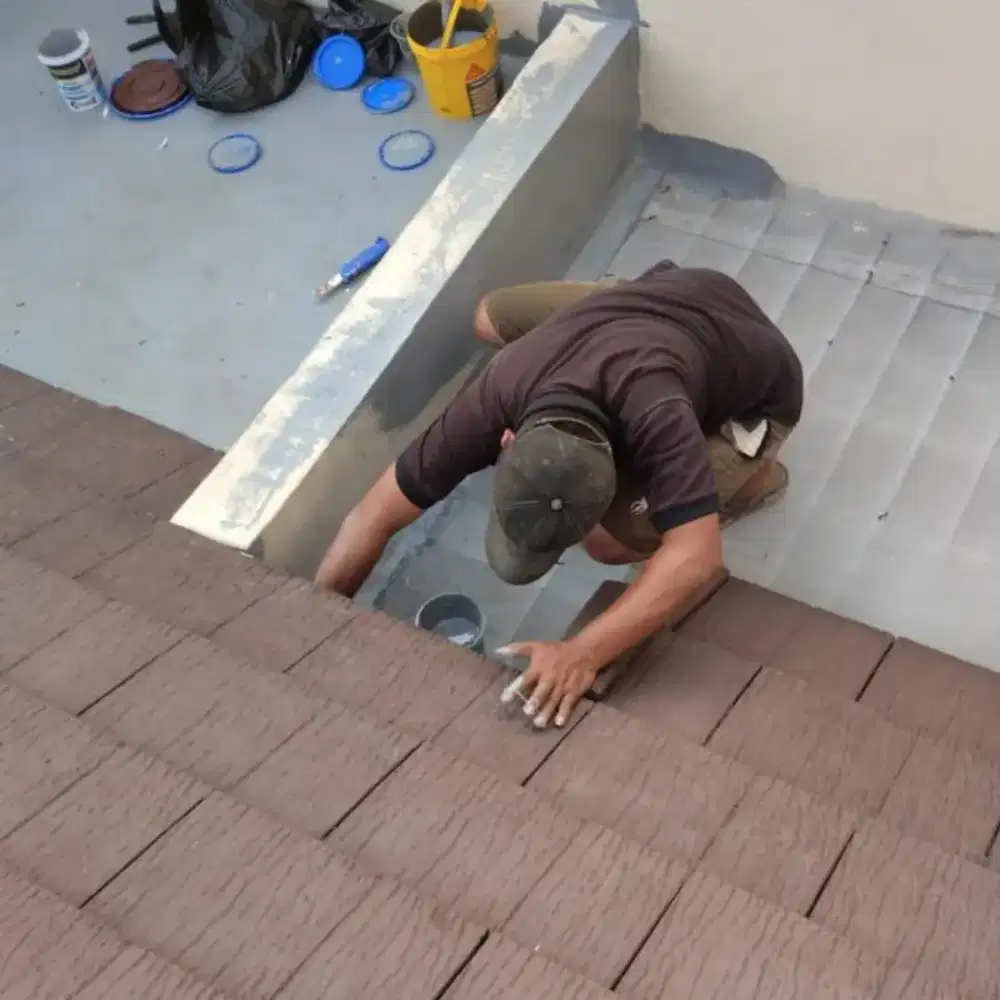 Tukang atap bocor dan renovasi rumah.