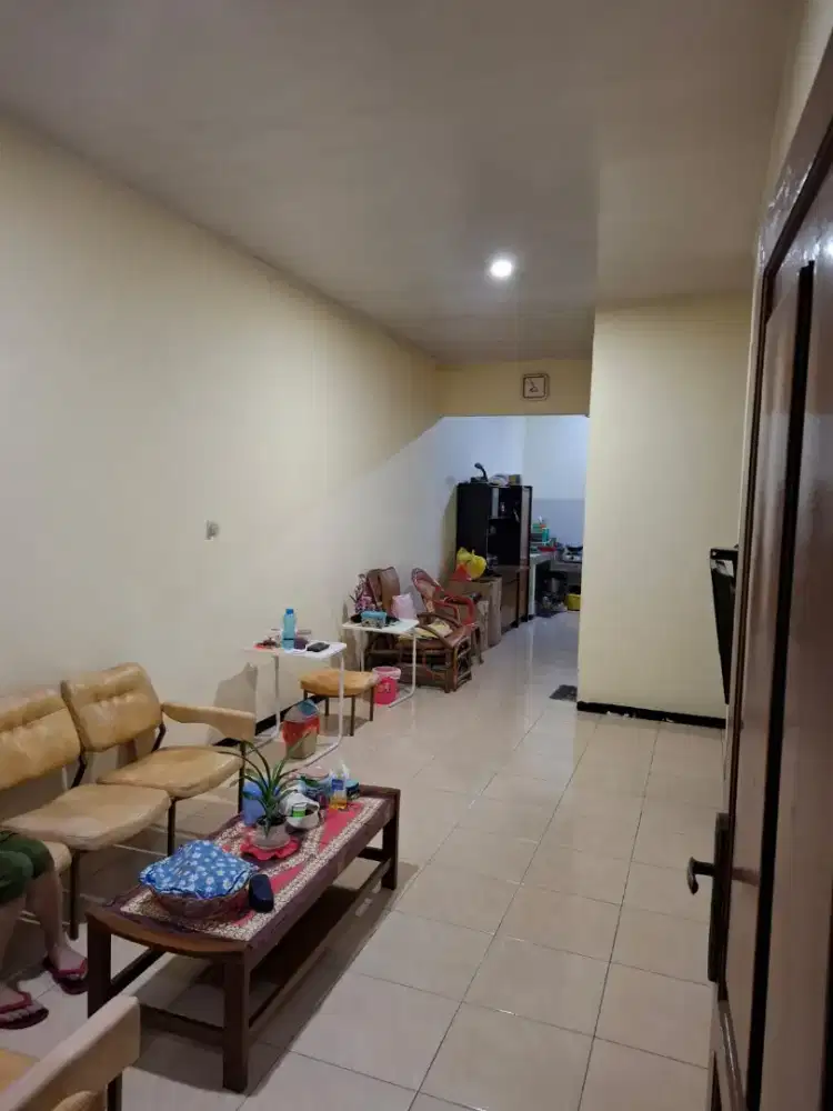 Rumah Taman Kopo Indah dekat ke sekolah dan Pasar Segar