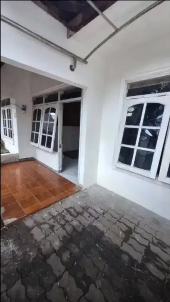 Disewakan Rumah Second area Klampis Manyar, Surabaya