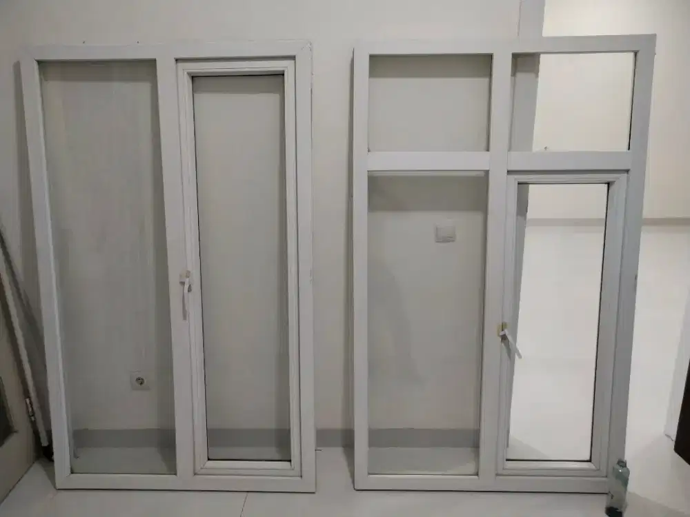 kusen jendela UPVC dan 2 pintu layu kaca