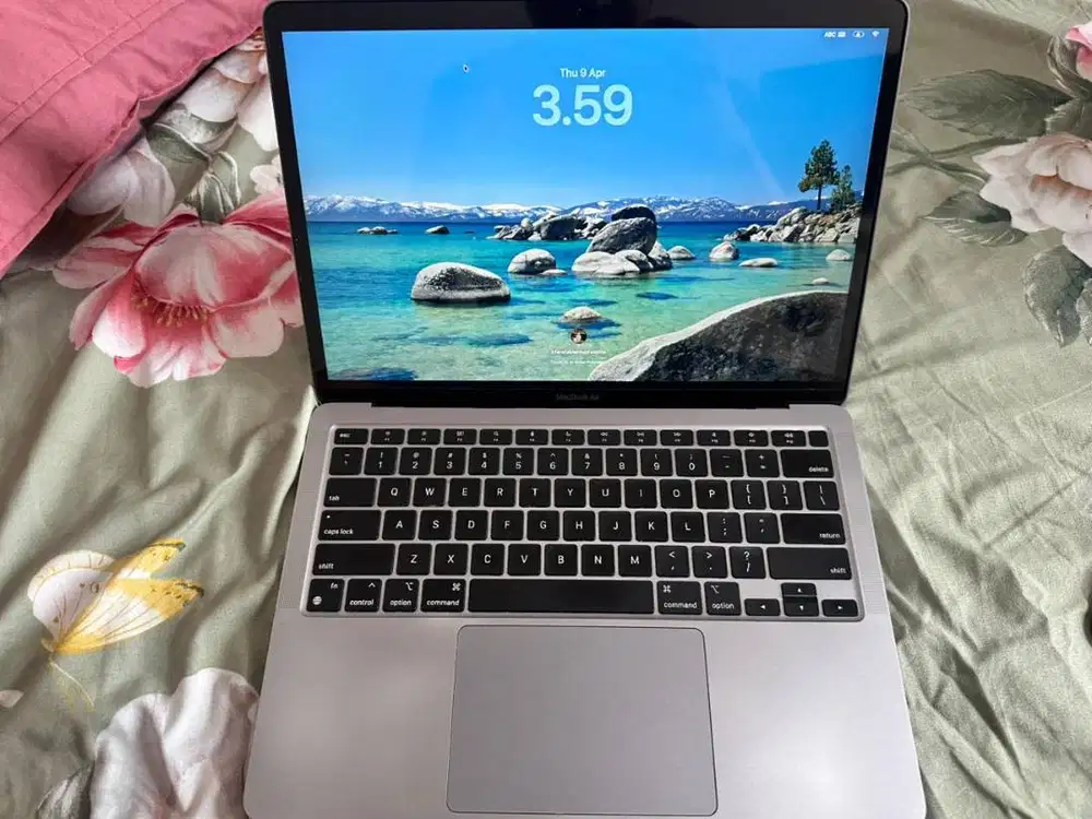 Macbook M1 2020