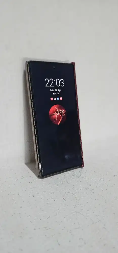 Huawei Mate XT Ultimate Design Red - Triple Fold Premium (like new)