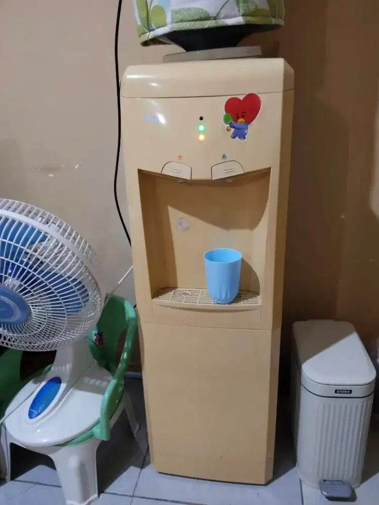 [Baca Deskripsi] Dispenser Galon Atas merk Kris bisa panas dan dingin