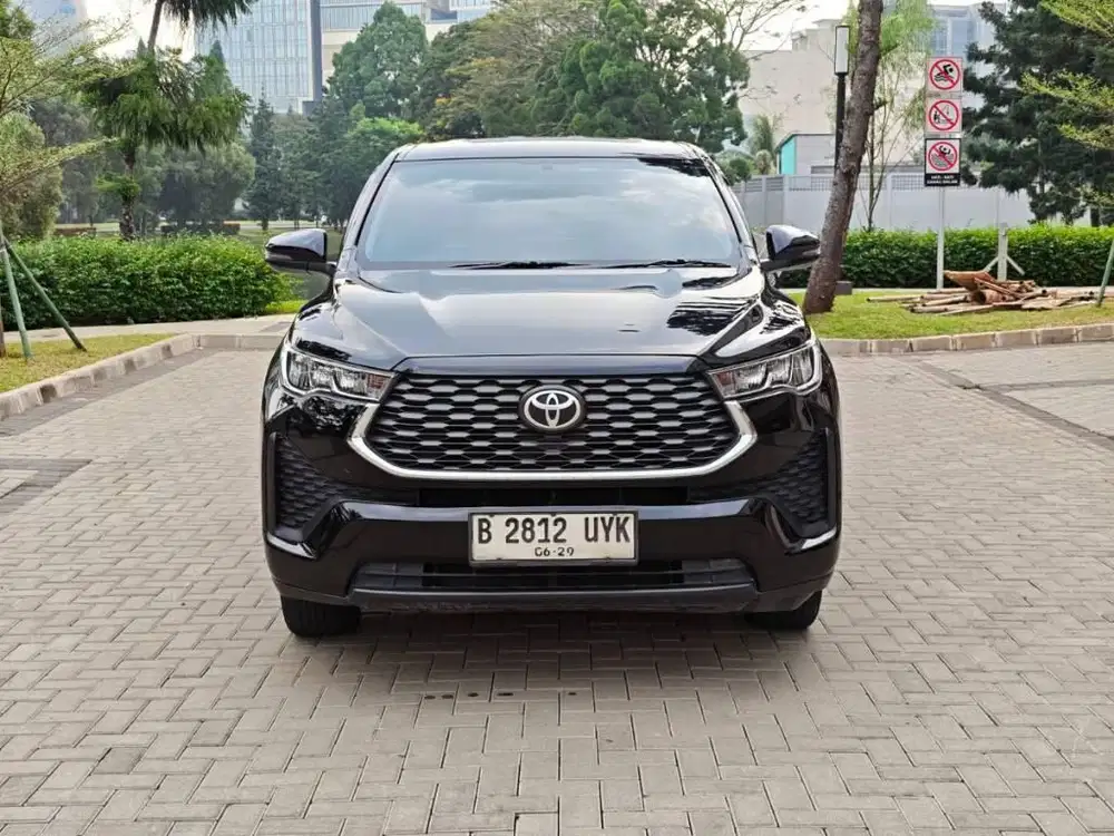 TOYOTA INNOVA ZENIX 2.0 V BENSIN AT 2024 HITAM